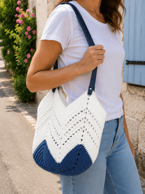 Sac Blanc et bleu au crochet anses simili cuir bohème  chic 