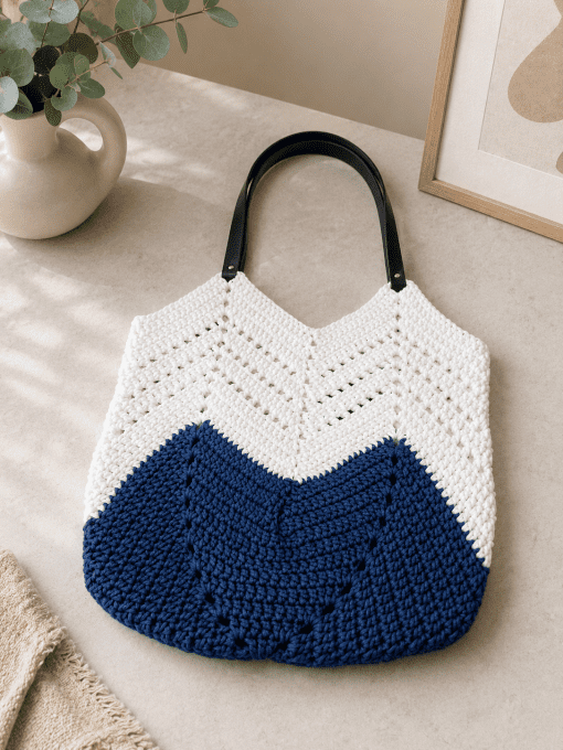Sac Blanc et bleu au crochet anses simili cuir bohème  chic 