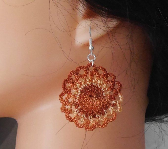 Boucles d'oreilles  MARRON  au crochet
