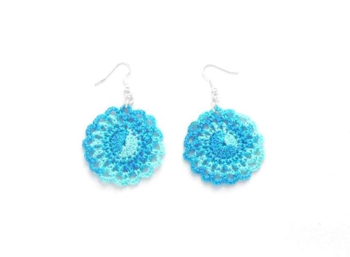 Boucles d'oreilles  BLEU TURQUOISE au crochet