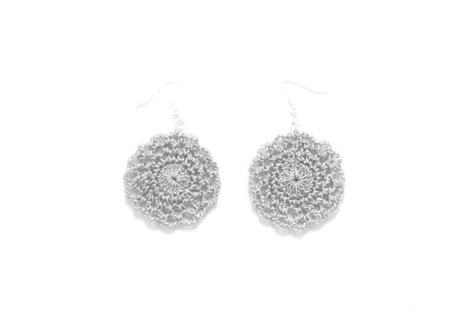 Boucles d'oreilles GRIS au crochet