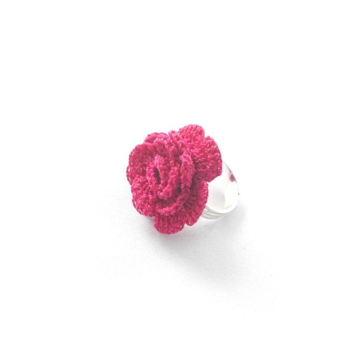 Bague réglable FUCHSIA au crochet
