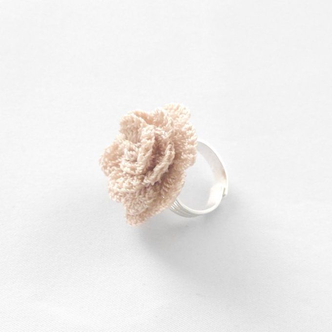 Bague  réglable BEIGE au crochet