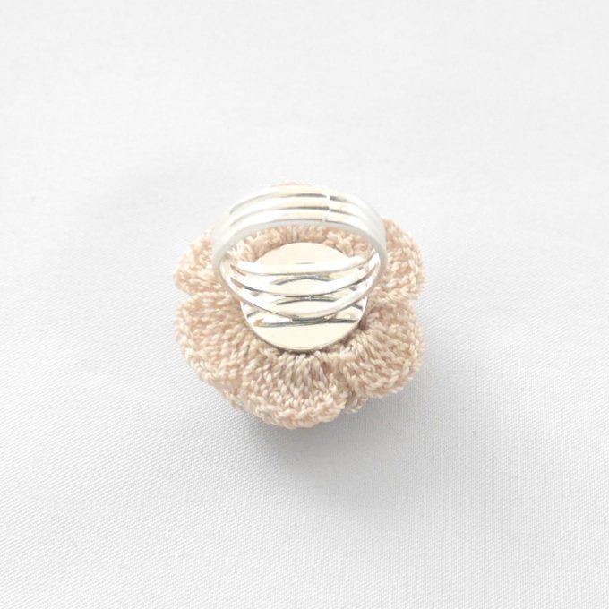 Bague  réglable BEIGE au crochet