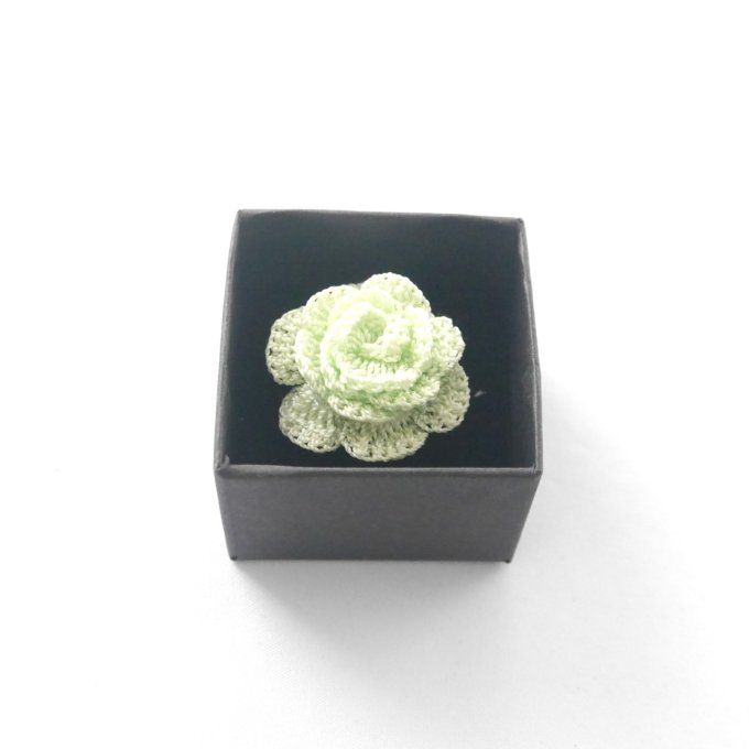Bague réglable VERT pistache au crochet