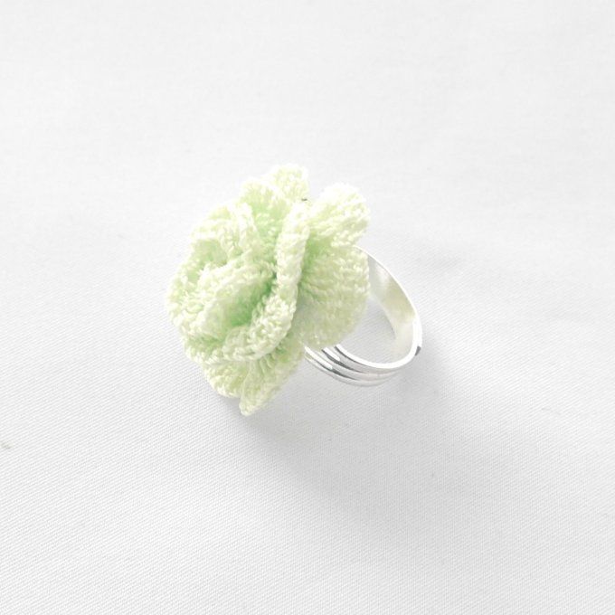 Bague réglable VERT pistache au crochet