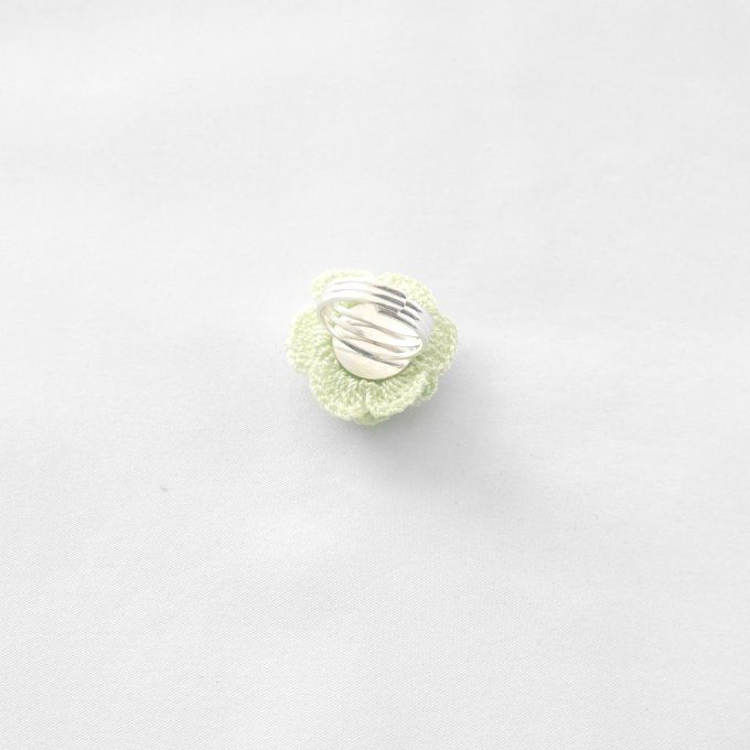 Bague réglable VERT pistache au crochet