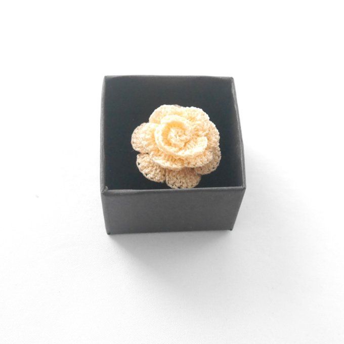 Bague réglable  ROSE nude  au crochet
