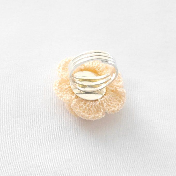Bague réglable  ROSE nude  au crochet