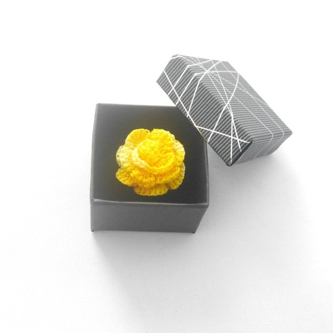 Bague réglable JAUNE au crochet