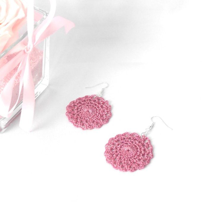 Boucles d'oreilles VIEUX ROSE au crochet