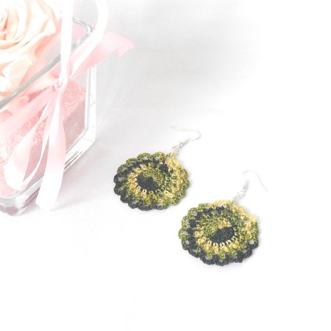 Boucles d'oreilles VERT au crochet