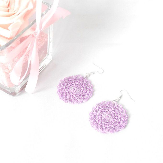 Boucles d'oreilles  MAUVE au crochet