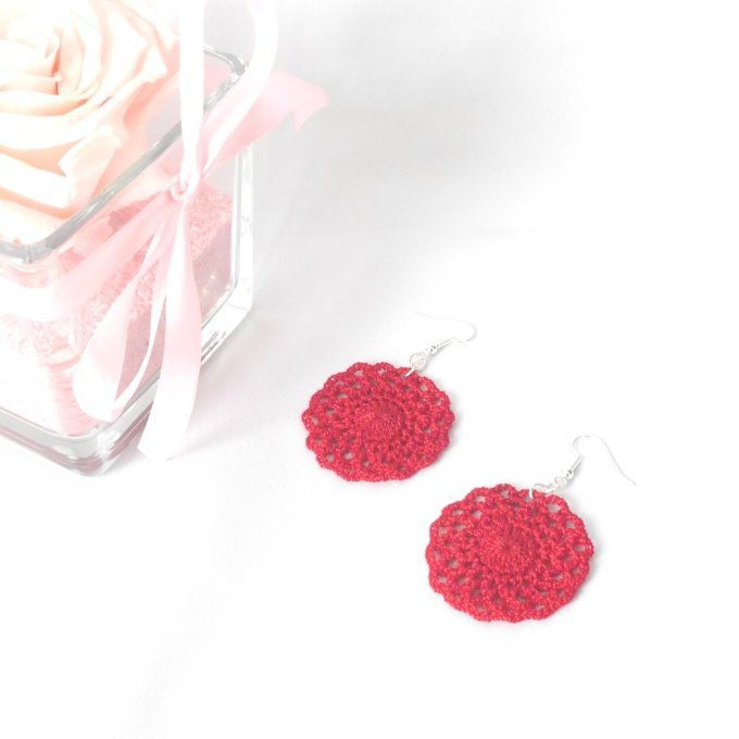 Boucles d'oreilles  ROUGE au crochet