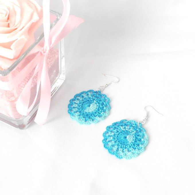 Boucles d'oreilles  BLEU TURQUOISE au crochet