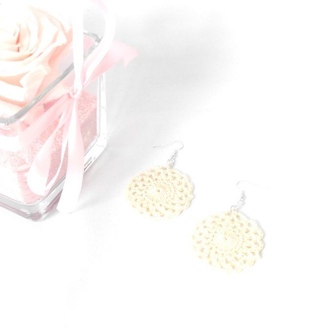 Boucles d'oreilles  ECRU au crochet