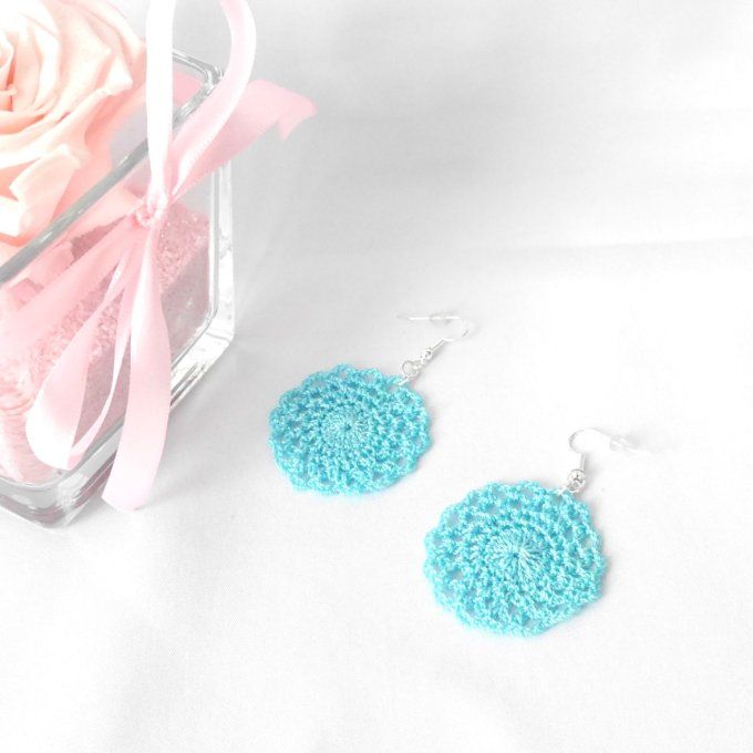 Boucles d'oreilles TURQUOISE clair au crochet