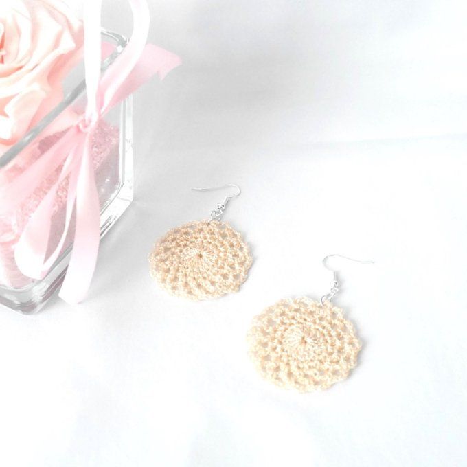Boucles d'oreilles NUDE au crochet