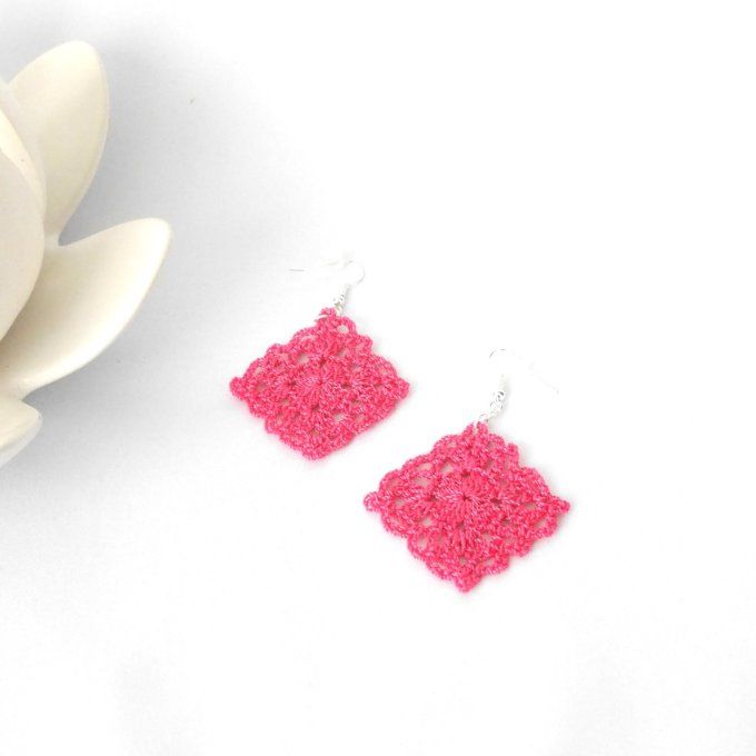 Boucles d'oreilles  ROSE indien  au crochet