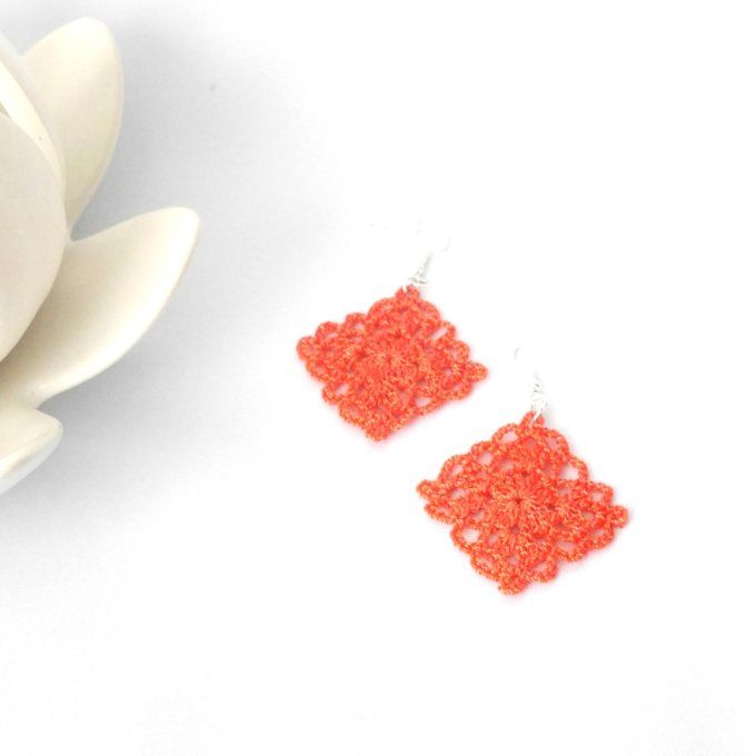 Boucles d'oreilles ORANGE clair au crochet