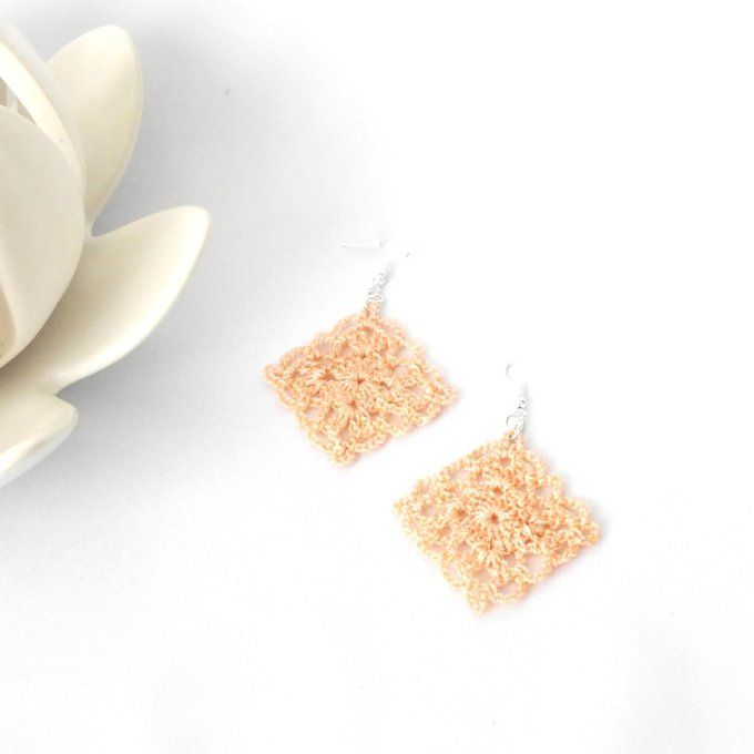 Boucles d'oreilles SAUMON  au crochet