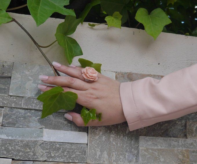 Bague ROSE SAUMON au crochet 