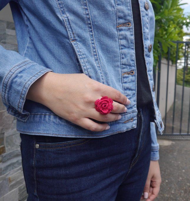 Bague réglable FUCHSIA au crochet