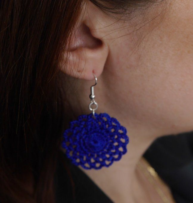 Boucles d'oreilles BLEU ROI au crochet