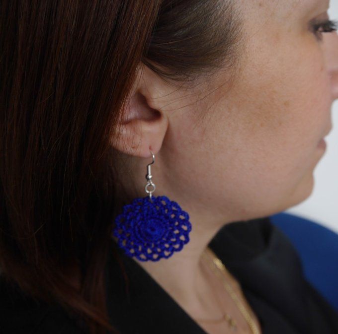 Boucles d'oreilles BLEU ROI au crochet
