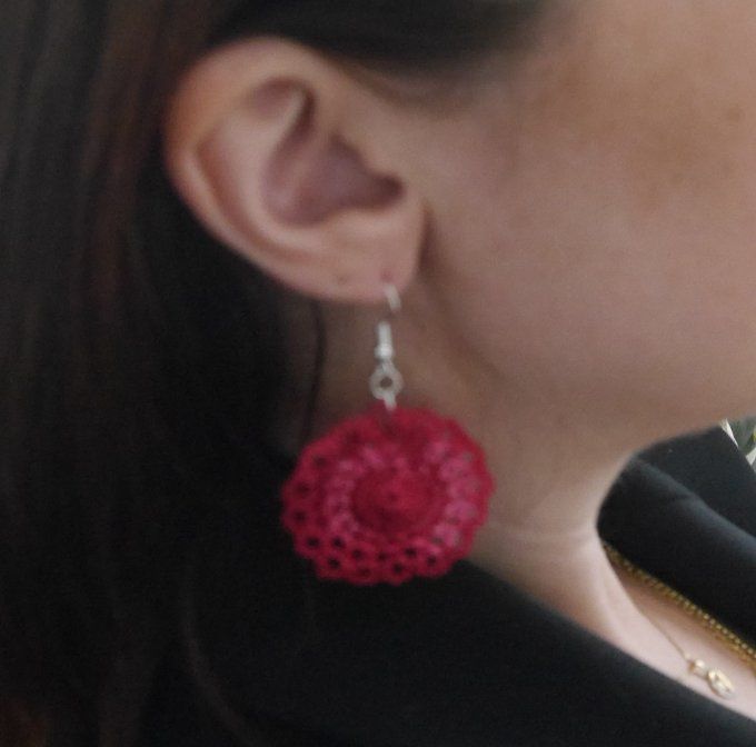 Boucles d'oreilles  ROSE FUCHSIA au crochet
