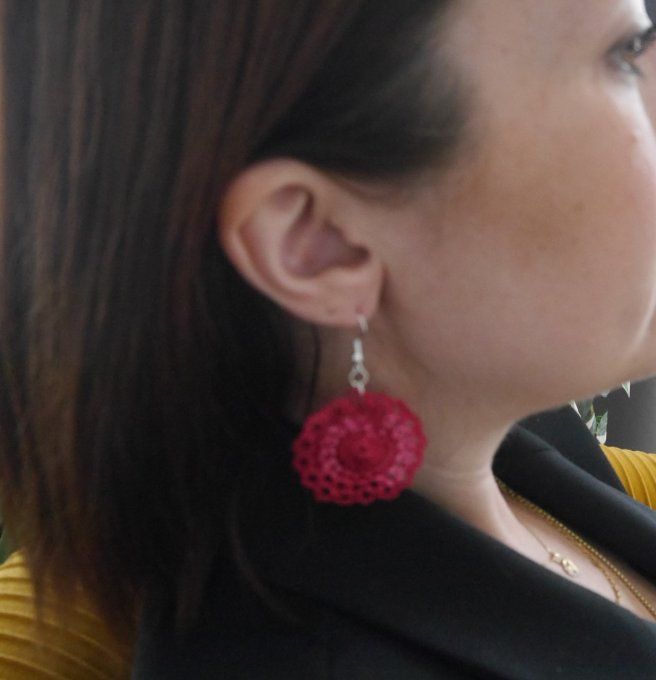 Boucles d'oreilles  ROSE FUCHSIA au crochet