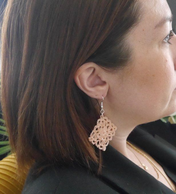 Boucles d'oreilles SAUMON  au crochet