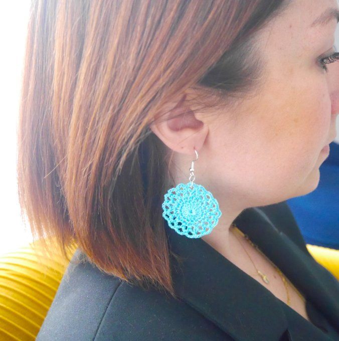 Boucles d'oreilles TURQUOISE clair au crochet