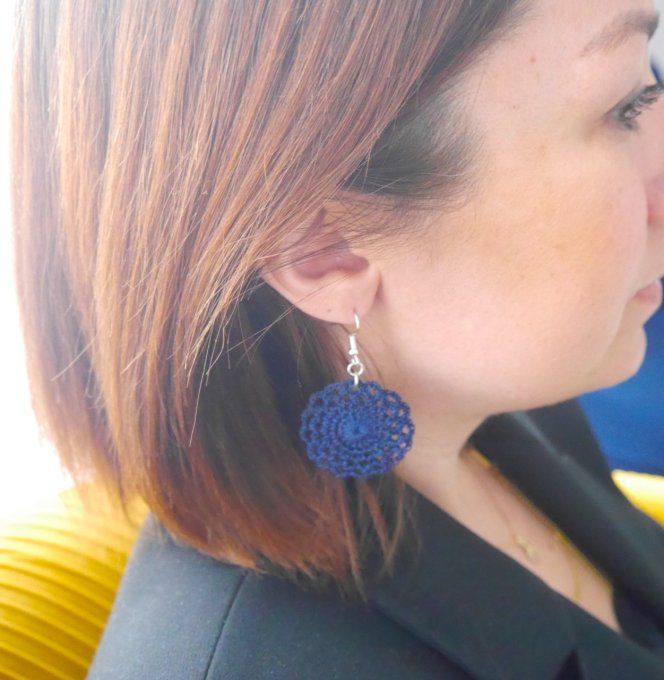 Boucles d'oreilles MARINE (navy) au crochet