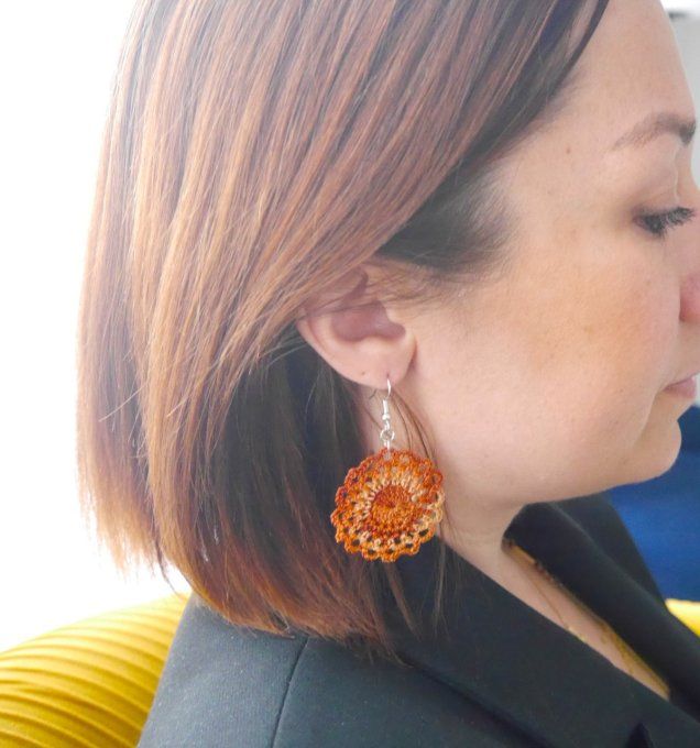 Boucles d'oreilles  MARRON  au crochet