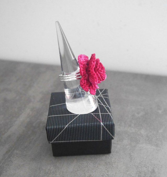 Bague FUCHSIA au crochet 