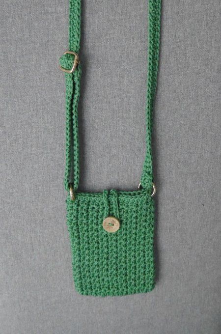 Pochette téléphone VERT CRU au crochet