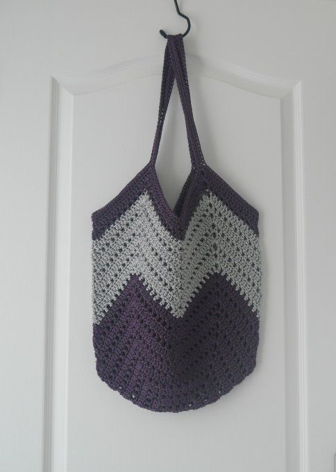 Sac fourre-tout prune et gris au crochet fait main. Grand sac bohème chic