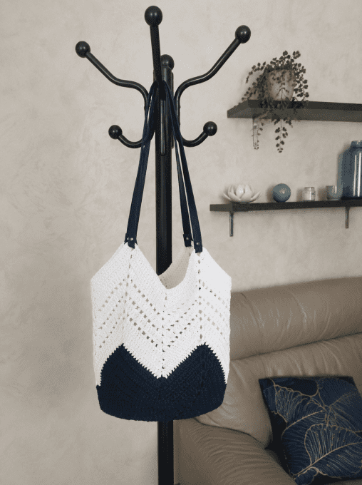 Sac chevrons blanc et marine. Bohème chic