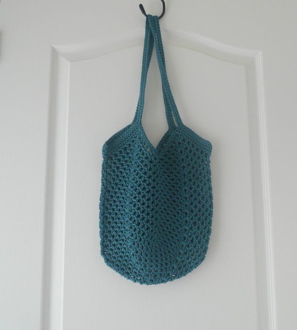 Sac filet bleu canard au crochet forme tulipe bandoulière